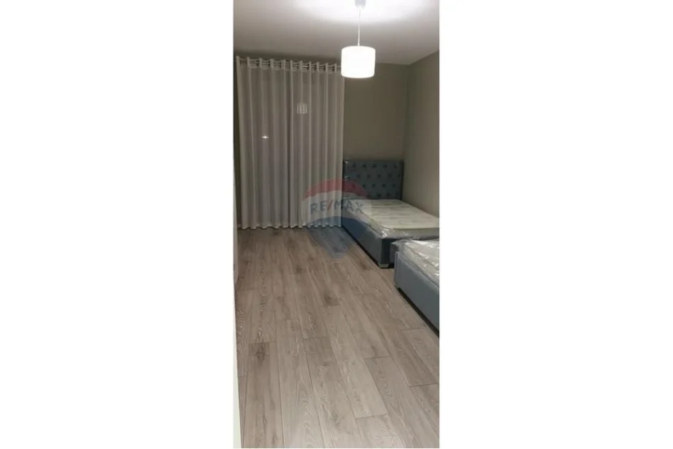 Tirane, jepet me qera apartament 2+1+Ballkon , 105 m² 600 € 