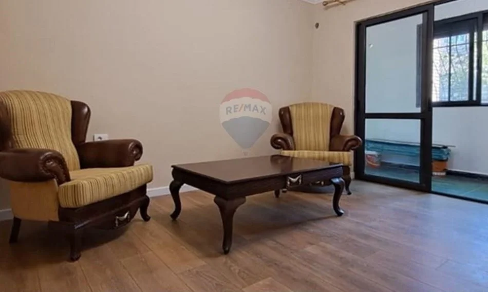 Tirane, shitet apartament 2+1 Kati 2, 71 m² 143.000 € (rruga Xhanfize Keko)