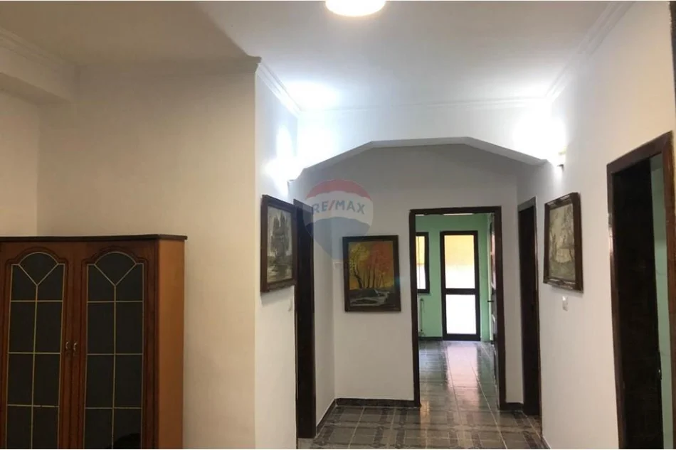 Tirane, jepet me qera , 120 m² 650 € 