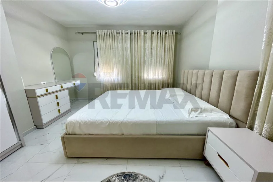 Tirane, jepet me qera apartament , 110 m² 800 € 