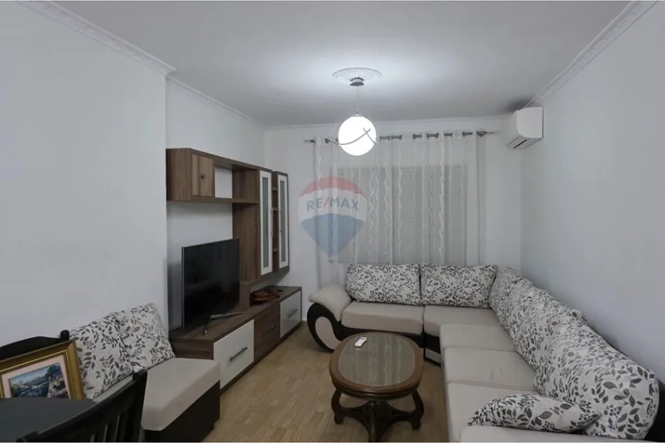 Tirane, shitet apartament , 117 m² 