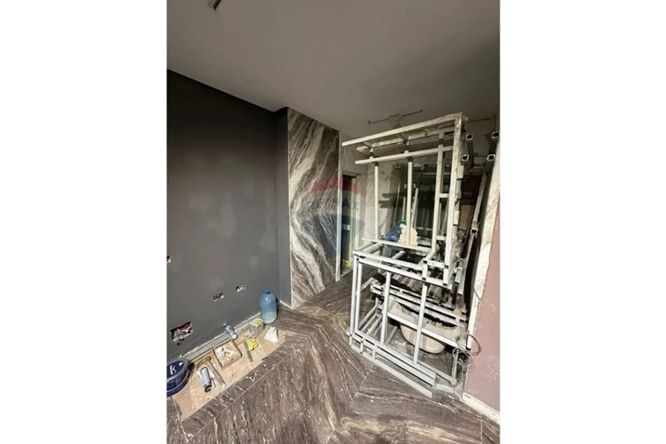 Tirane, jepet me qera ambjent biznesi Kati 0, 75 m² 900 € 