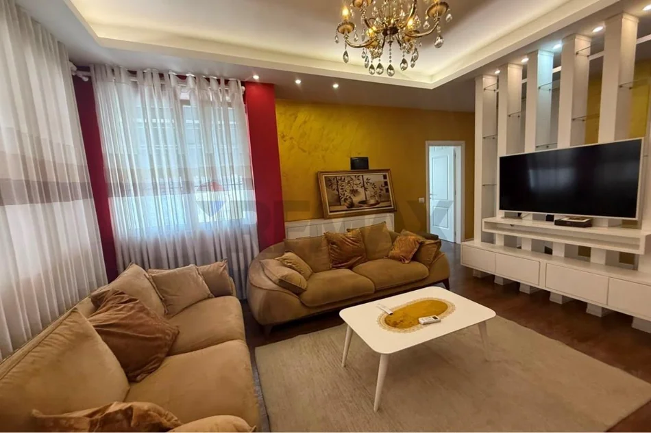 Tirane, jepet me qera apartament , 87 m² 550 € 