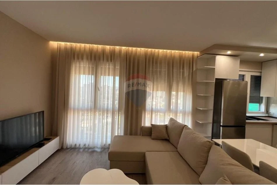 Tirane, jepet me qera apartament 1+1 Kati 6, 65 m² 650 € (Rruga Jordan Misja)