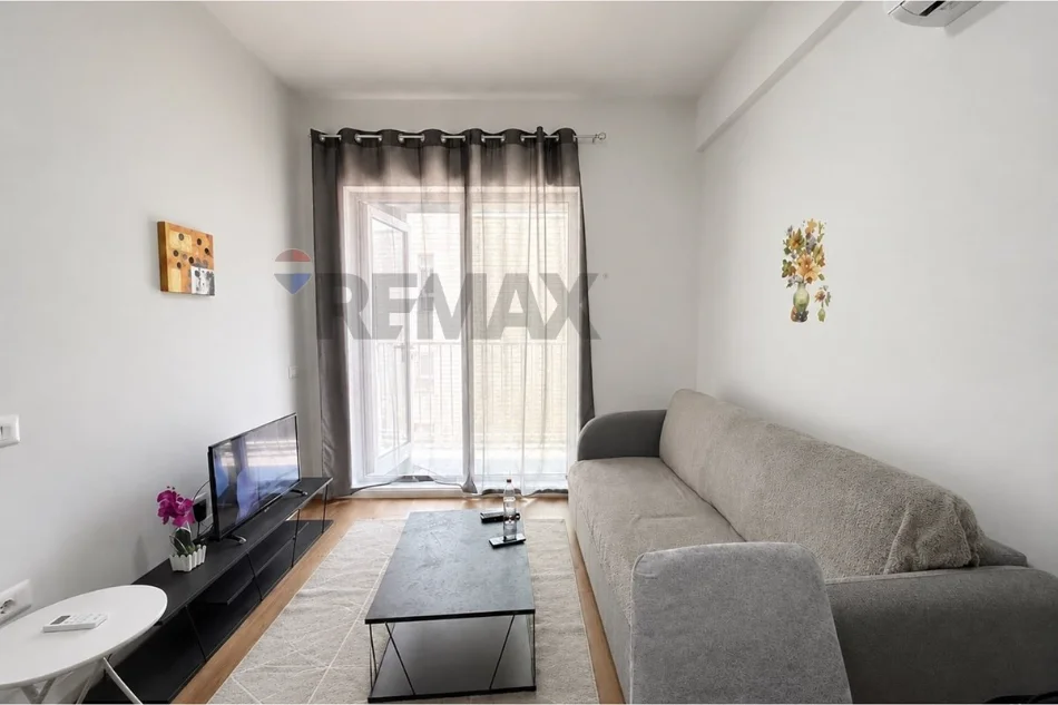 Tirane, shitet apartament 1+1 , 105.000 € (oxa)