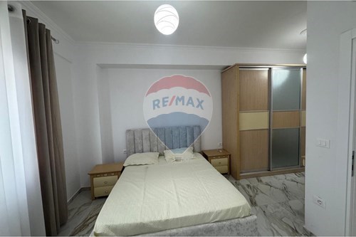 Tirane, jepet me qera apartament 2+1+Ballkon Kati 6, 100 m² 700 € (fusha e Aviacionit)