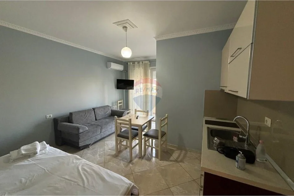 Vlore, jepet me qera apartament 2+1 Kati 2, 65 m² 6.000 € (Rruga Sazani,plazh i vjeter, Vlore)