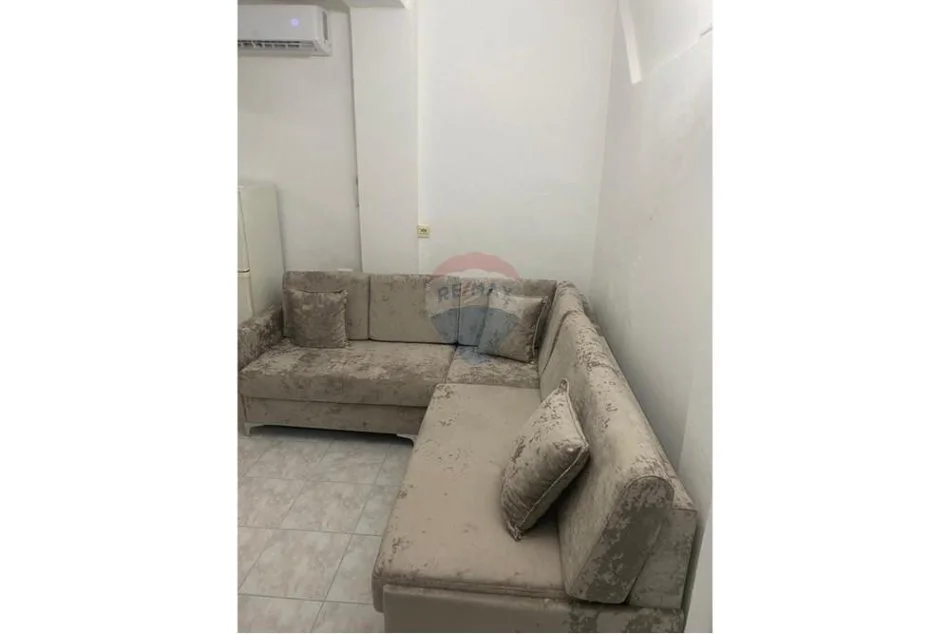 Tirane, jepet me qera apartament 1+1 , 65 m² 400 € (QSUT, Rruga e Dibrës, Tiranë)