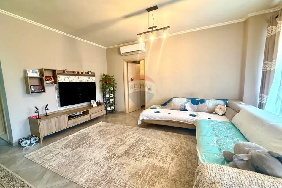 Tirane, shitet apartament , 101 m² 215.000 € 