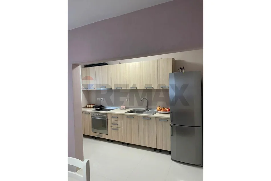 Tirane, jepet me qera apartament 1+1 Kati 1, 60 m² 45.000 € (Ali Demi)