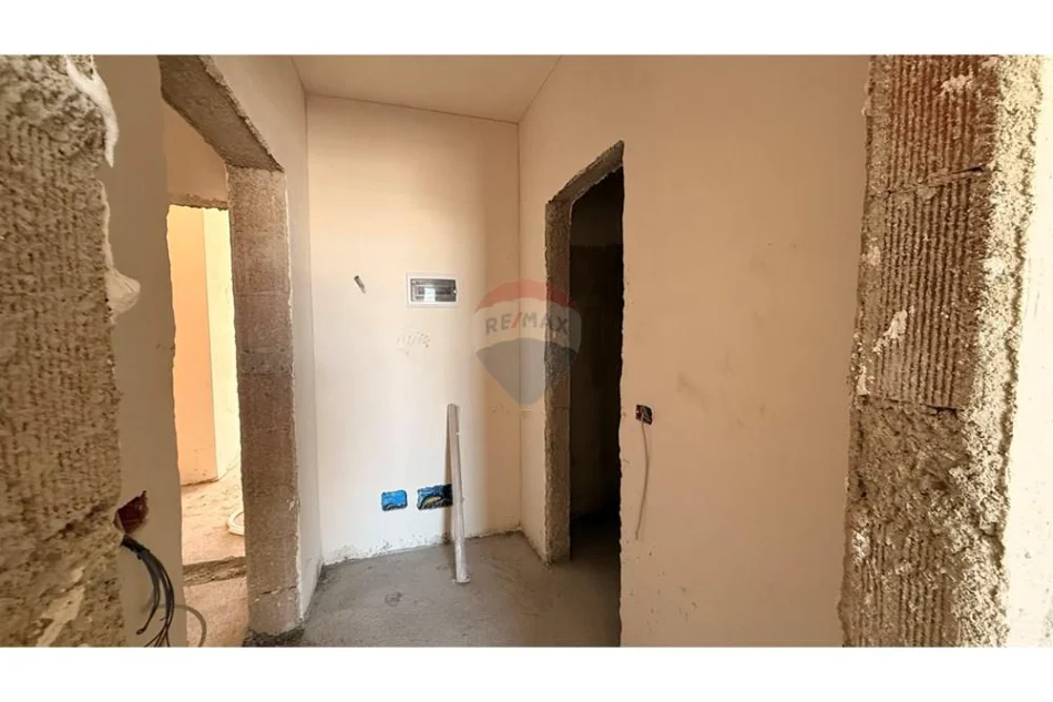 Tirane, shitet garsonier , 80 m² 90.000 € 