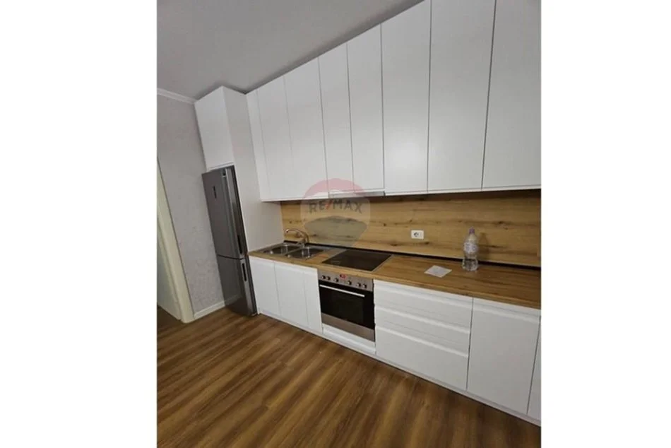 Tirane, jepet me qera apartament 1+1 Kati 2, 65 m² 600 € (MINE PEZA)