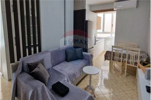 Vlore, jepet me qera apartament 2+1 Kati 4, 74 m² (Rruga Gjergj Kastrioti (Transballkanike), Vlorë)