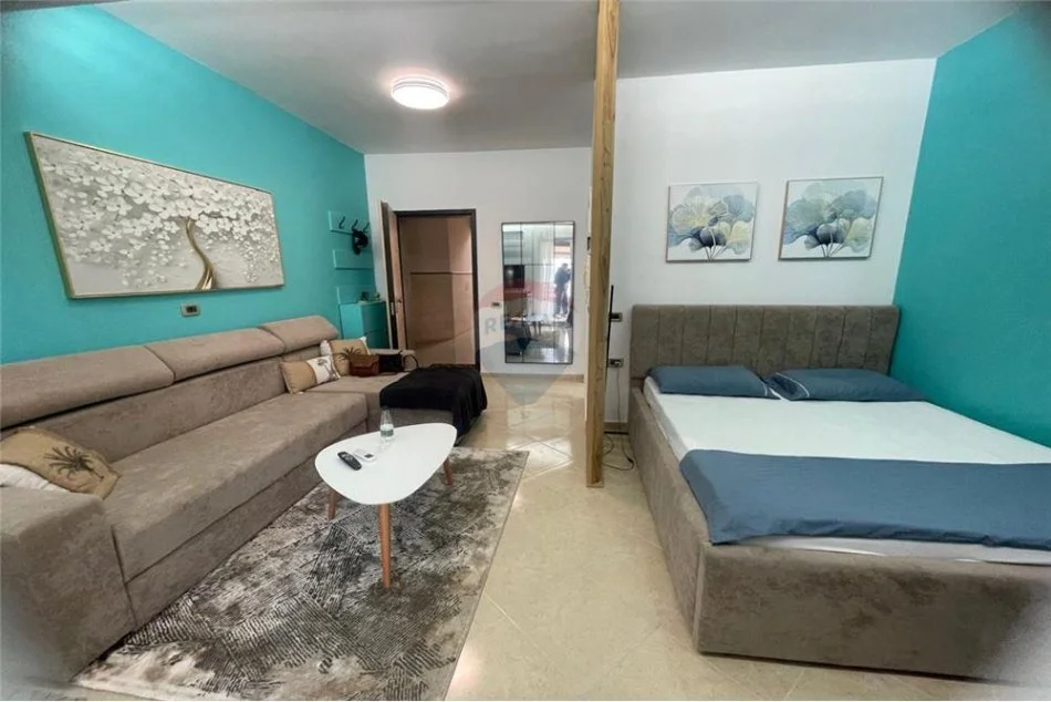 Vlore - Lungomare, shitet garsonier 1+1 Kati 4, 42 m² 115.000 € (Rruga Dhimitër Konomi, Ujë i Ftohtë)