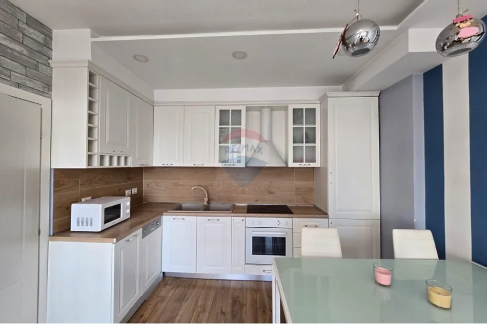 Tirane, shitet apartament Dublex Kati 6, 131 m² 225.000 € (Rruga e Durresit Blloku I Ambasadave, Tiranë(ID: 530201001-846))