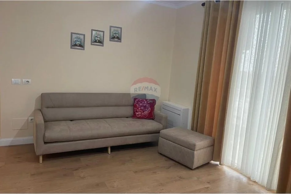 Tirane, jepet me qera apartament 2+1 , 92 m² 600 € 