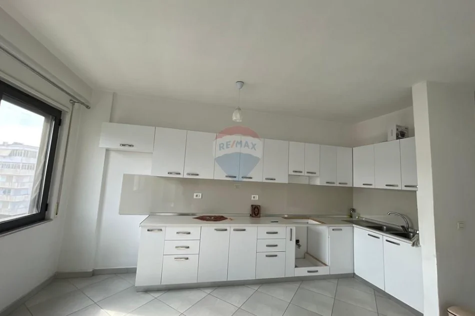Tirane, jepet me qera apartament , 106 m² 198.999 € (ish tregu elektrik)