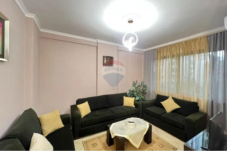 Tirane, jepet me qera apartament 1+1+Ballkon , 55 m² 450 € (Astir)
