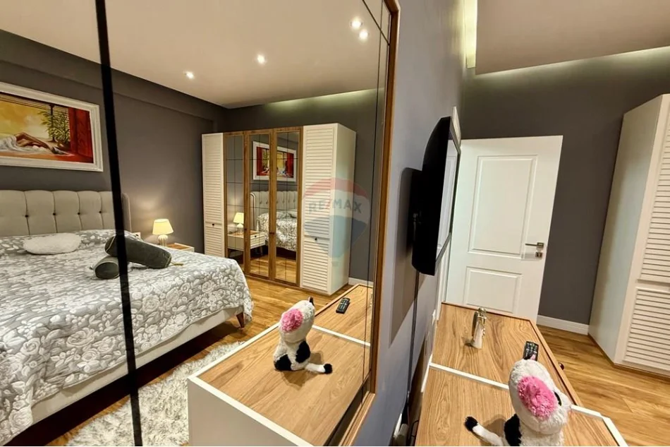 Tirane, jepet me qera apartament 1+1+Ballkon , 70 m² 670 € (Rruga Margarita Tutulani)