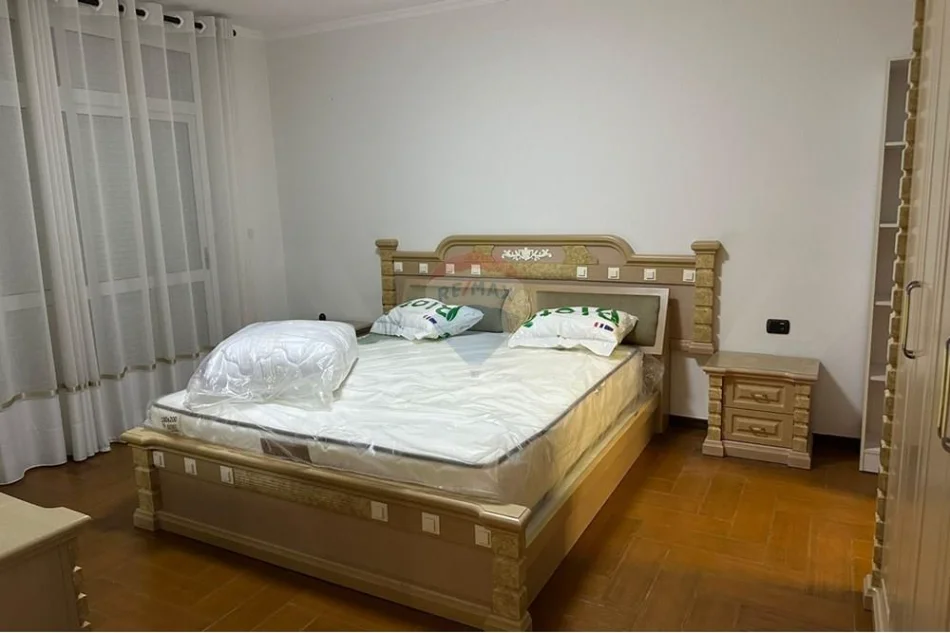 Tirane, jepet me qera apartament Kati 11, 147 m² 1.070 € (Ish Ekspozita)