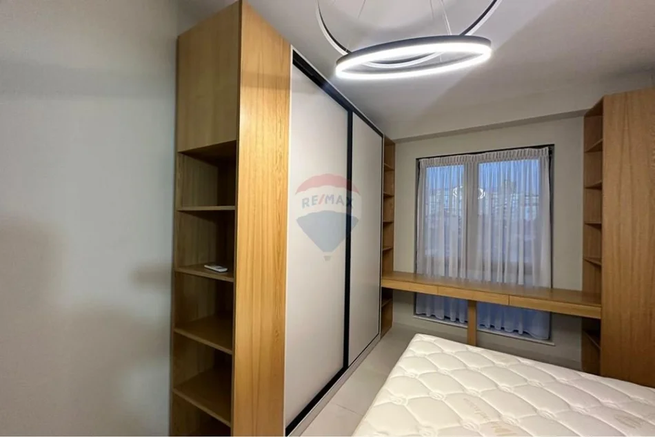 Tirane, jepet me qera apartament 1+1 , 85 m² 800 € (myslym shyri)