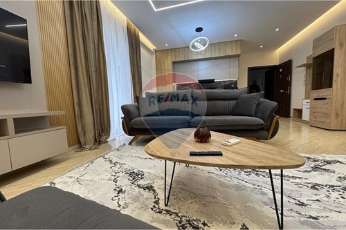 Jepet me qera apartament 2+1+Ballkon , 550 € (Fresku, Kompleks i Ri)