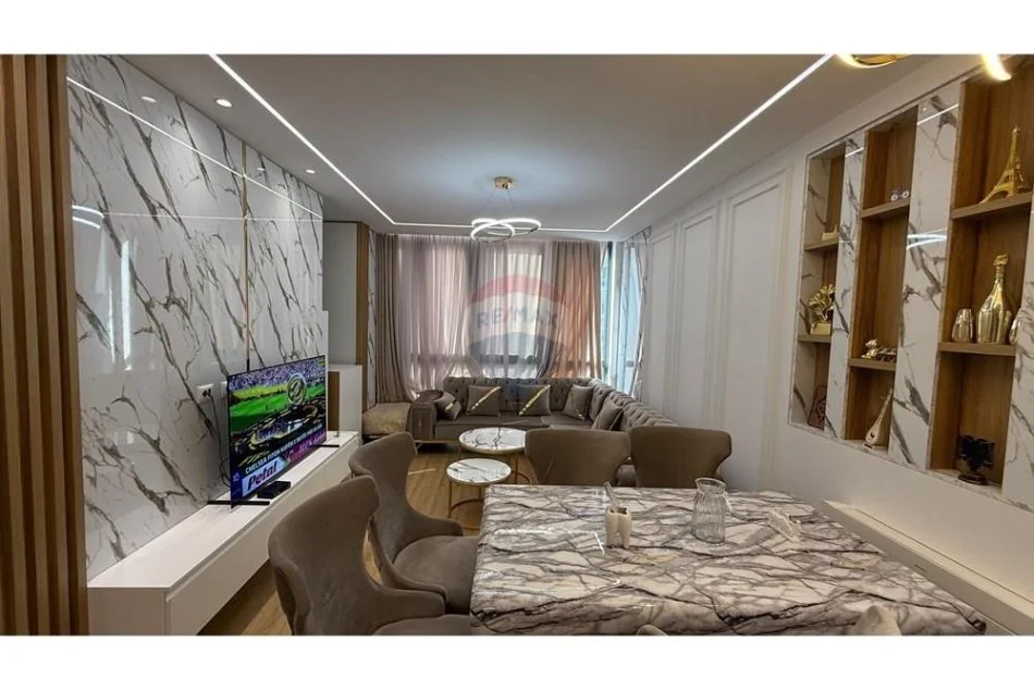 Tirane, jepet me qera apartament 2+1+Ballkon , 111 m² 1.000 € 