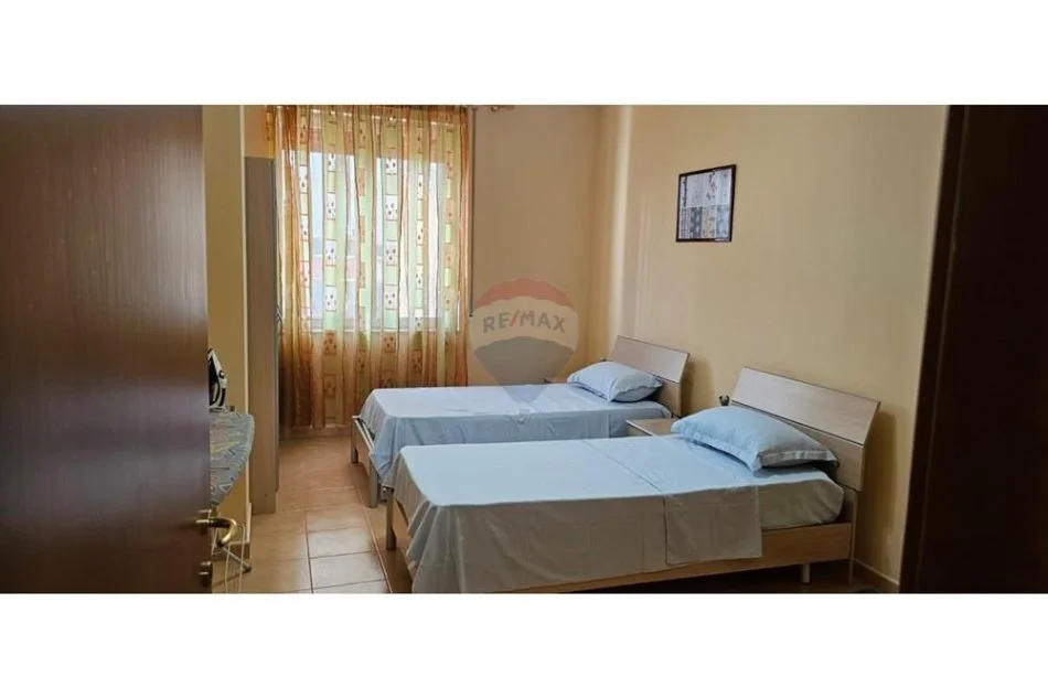 Tirane, jepet me qera apartament 2+1+Ballkon , 99 m² 900 € 