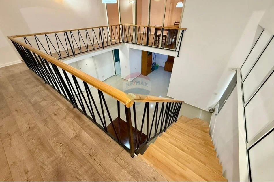 Tirane, jepet me qera apartament 3+1 Kati 0, 175 m² 570 € (Fresku)