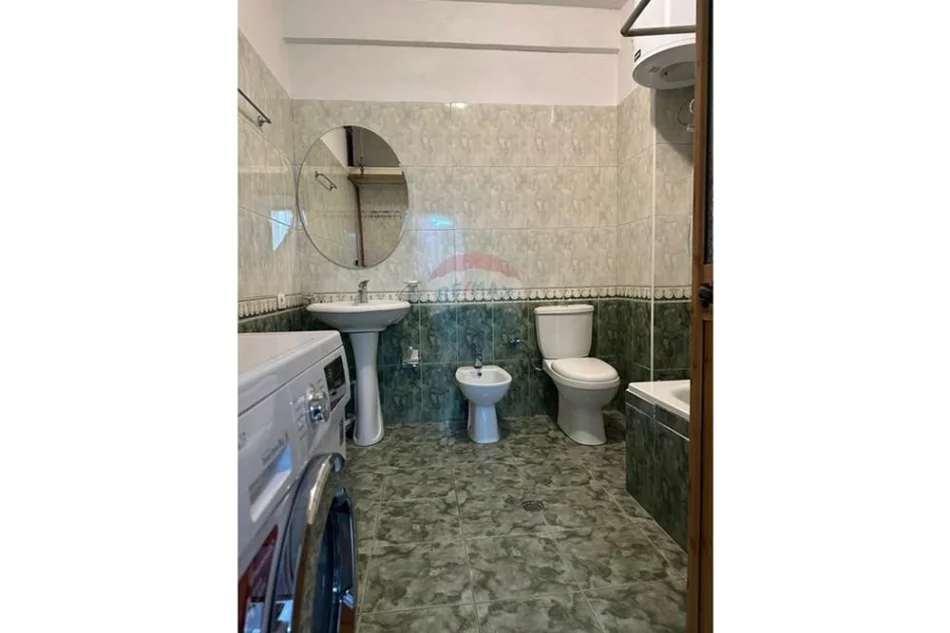 Tirane, jap me qera apartament 3+1+Aneks+Ballkon Kati 5, 750 € 