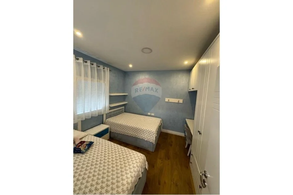 Tirane, jepet me qera apartament+verande | Penthouse 3+1+Ballkon , 270 m² 800 € 