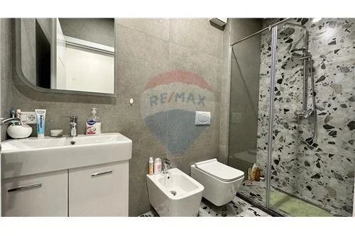 Tirane, jepet me qera apartament 2+1 Kati 2, 95 m² 600 € (Kompleki Magnet - 21 Dhjetori, Shqipëri)