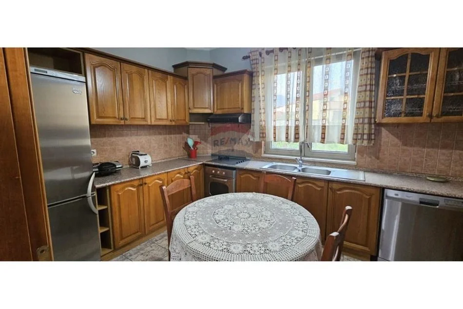 Tirane, jepet me qera apartament 3+1 , 125 m² 800 € (Rruga Mihal Grameno, Rruga e Elbasanit, Tiranë)