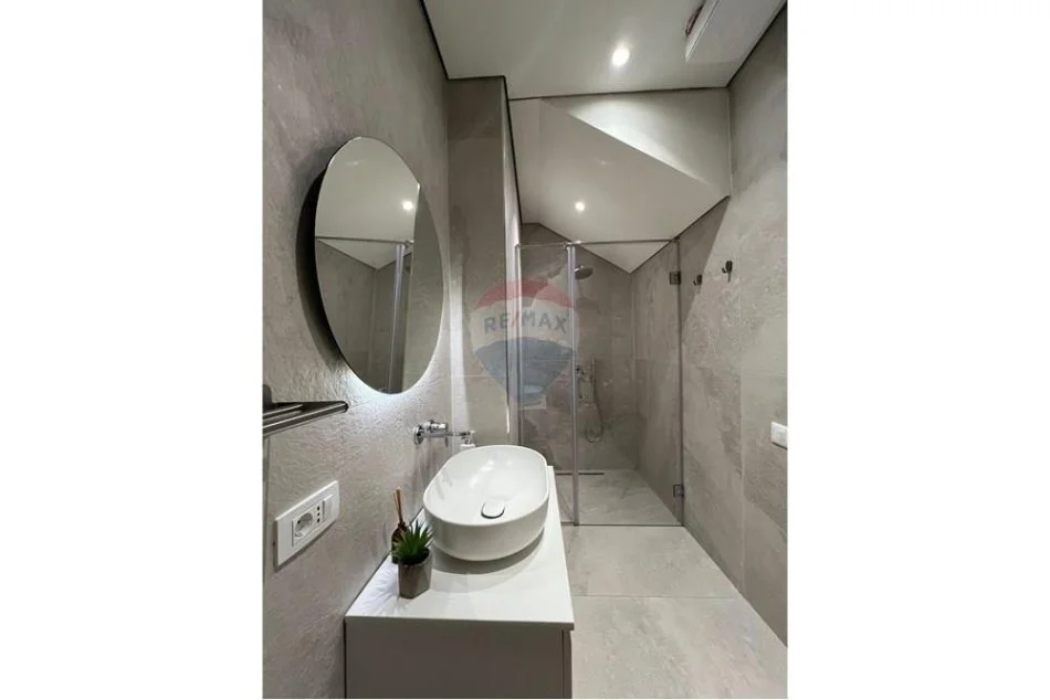 Dhermi - Palase, shitet apartament 2+1+Ballkon , 