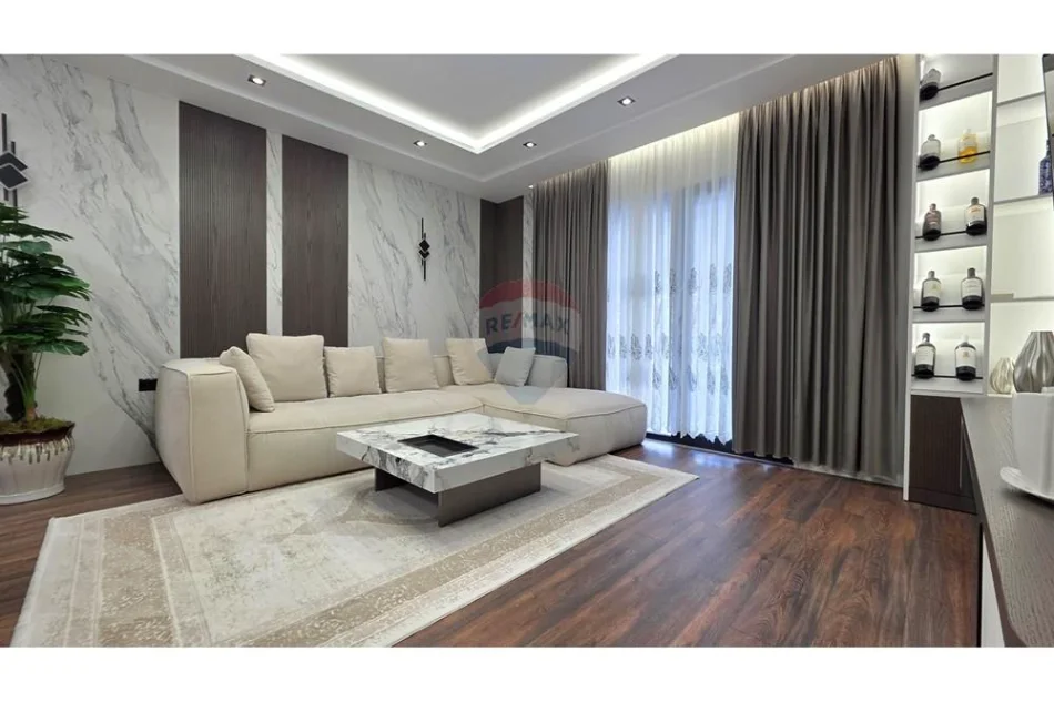 Vlore, shitet apartament 2+1 Kati 4, 102 m² 245.000 € (Rruga Cameria, Lungomare, Vlore)