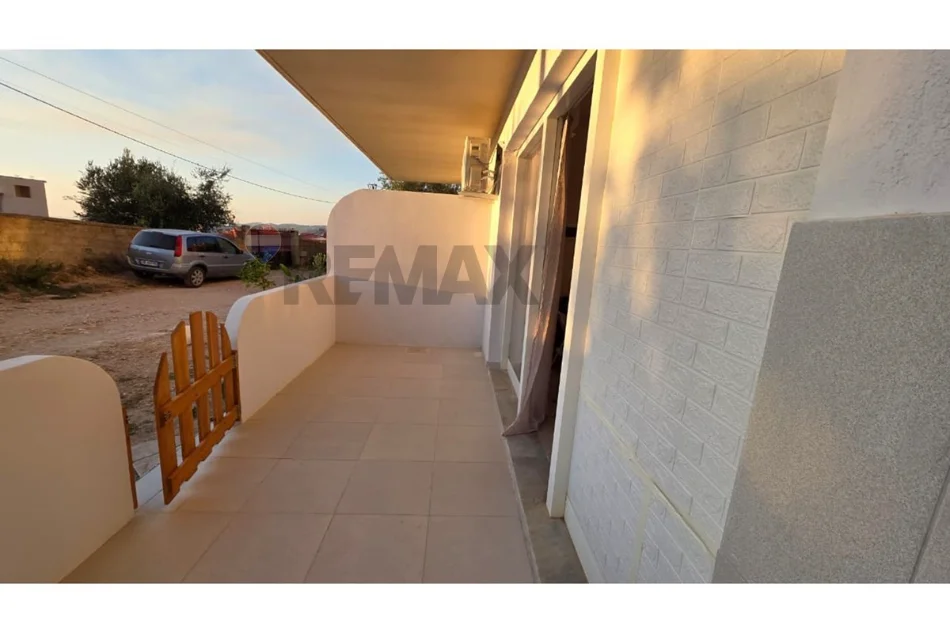Vlore - Lungomare, jepet me qera garsonier Studio Kati 0, 40 m² 320 € (Rruga Petro Marko, Vlore)