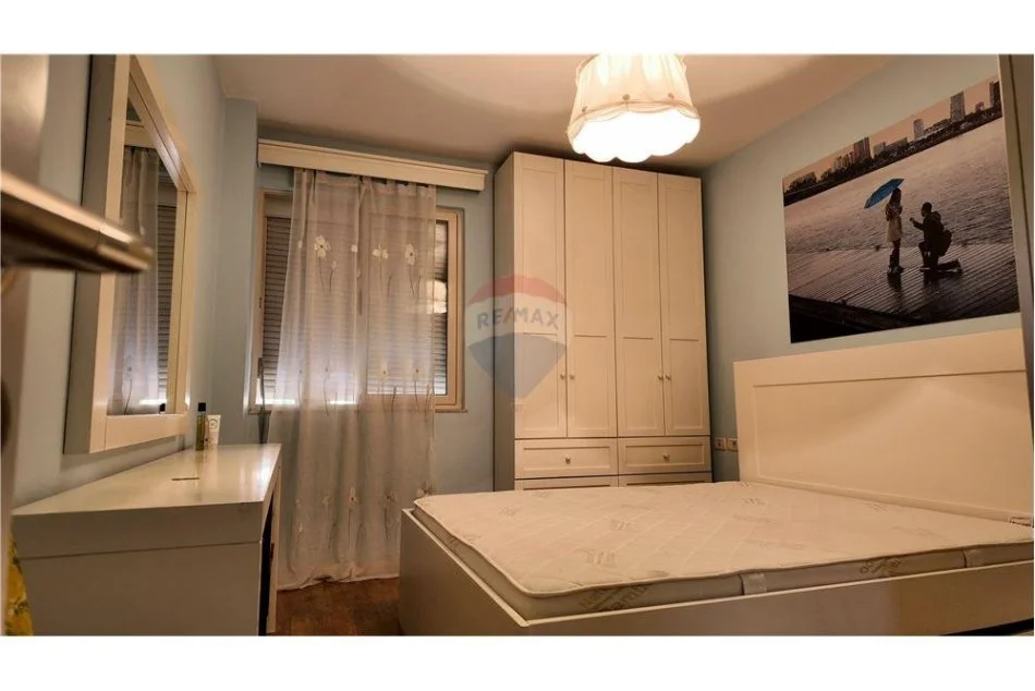 Tirane, jepet me qera apartament 1+1 Kati 2, 70 m² 520 € (myslym shyr)