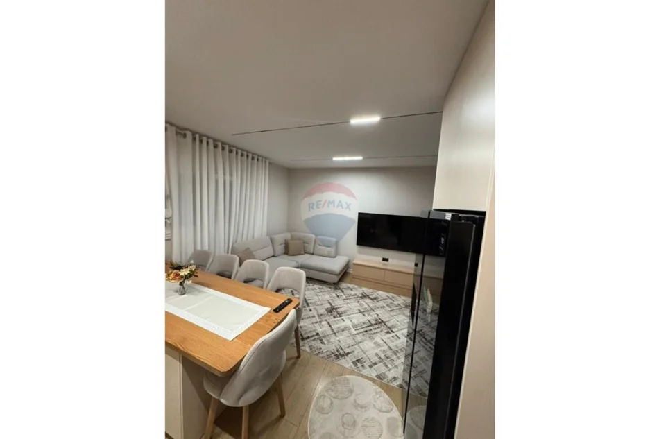 Tirane, jepet me qera apartament 1+1 Kati 0, 60 m² 550 € 