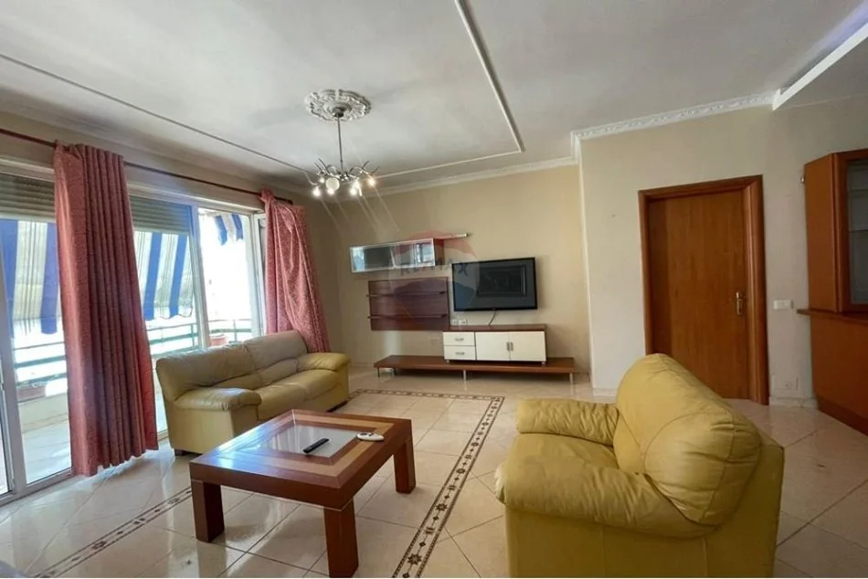 Tirane, jepet me qera apartament 2+1+Aneks+Ballkon , 115 m² 550 € 