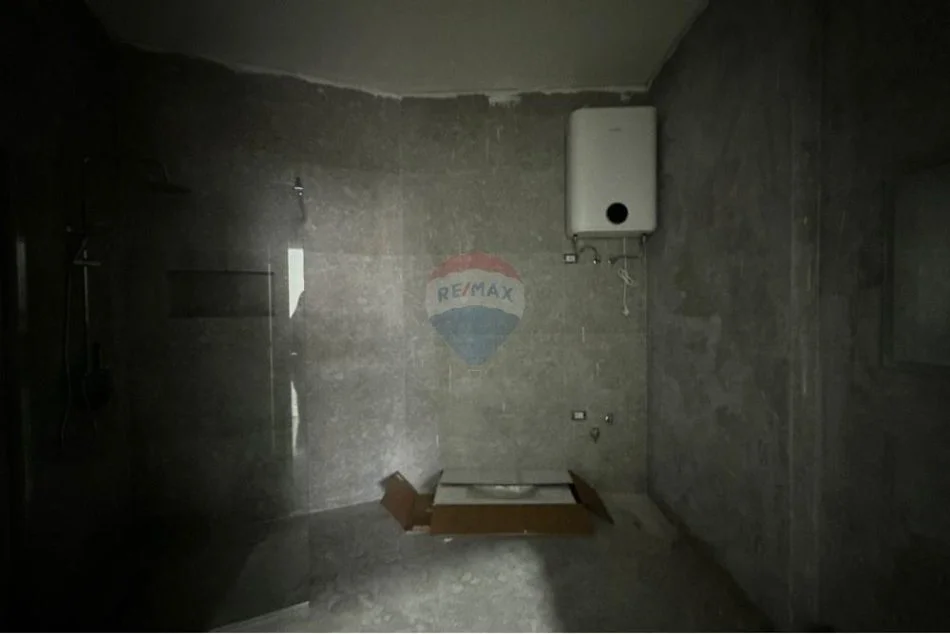 Tirane, jepet me qera apartament 1+1 , 70 m² 700 € (Vasil Shanto)