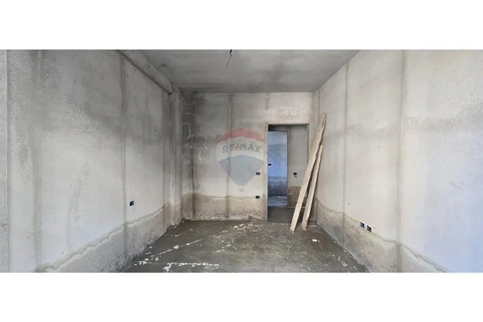 Tirane, shitet apartament 2+1+Ballkon , 99 m² 162.500 € 