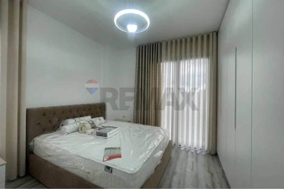 Tirane, jepet me qera apartament 2+1+Ballkon , 110 m² 800 € (Don Bosko)