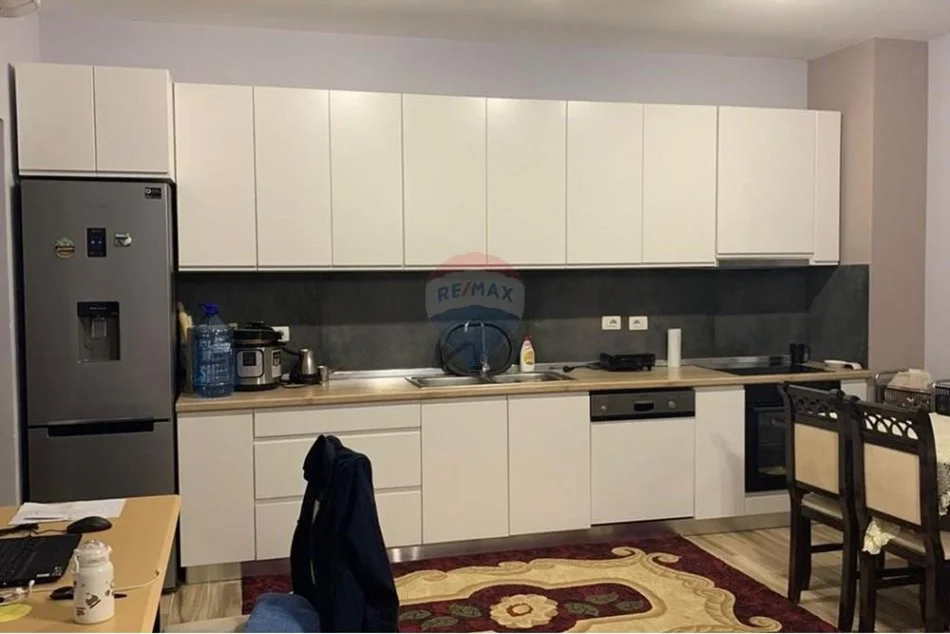 Tirane, jepet me qera apartament 2+1 , 90 m² 530 € (TIRANA GOLDEN PARK)