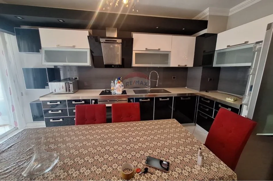 Tirane, shitet apartament , 120 m² 220.000 € 