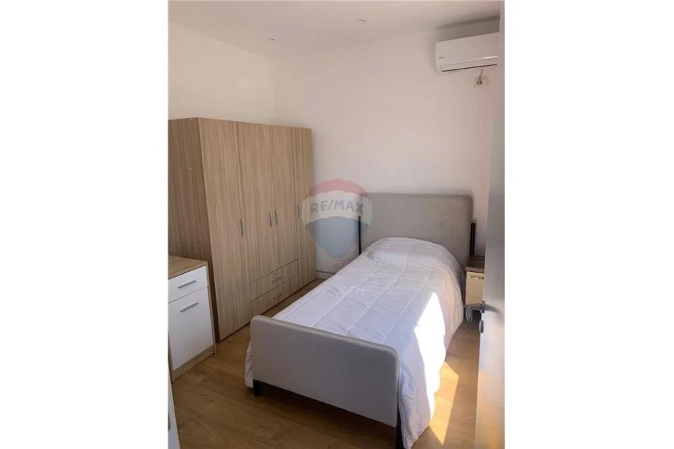 Vlore, jepet me qera 2+1 Kati 3, 86 m² 550 € (Rruga Shyqyri Ali Merka, Vlorë)