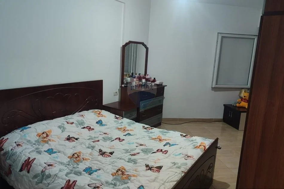 Tirane, jepet me qera apartament 1+1 Teodor Keko