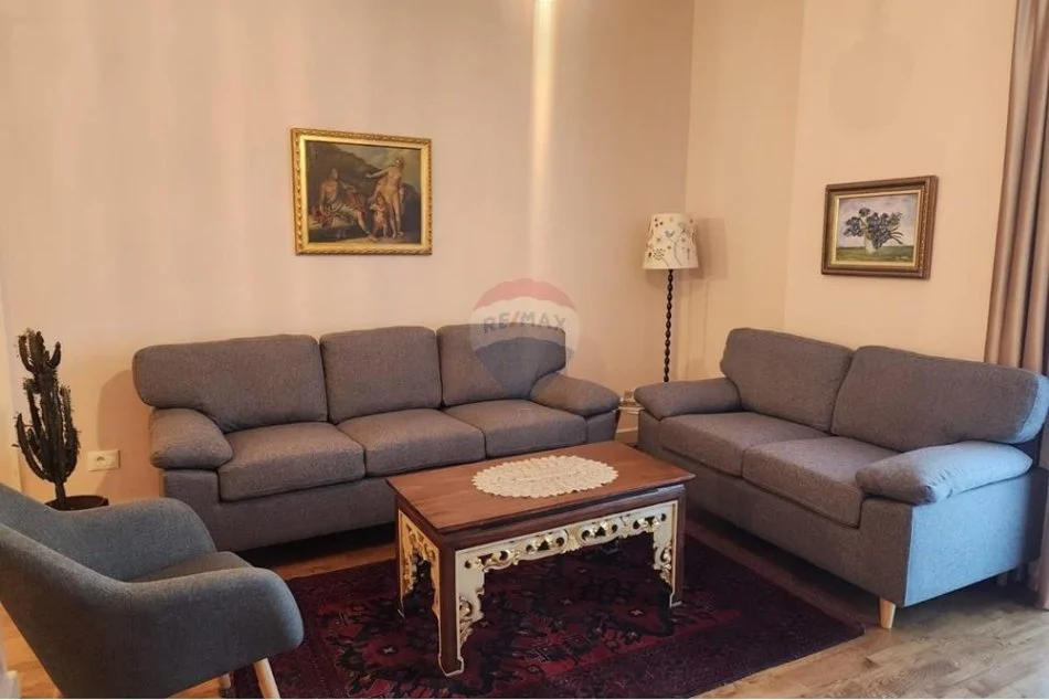 Tirane, jepet me qera apartament 2+1 , 124 m² 1.600 € (Rruga e Kosovarëve, Tiranë)