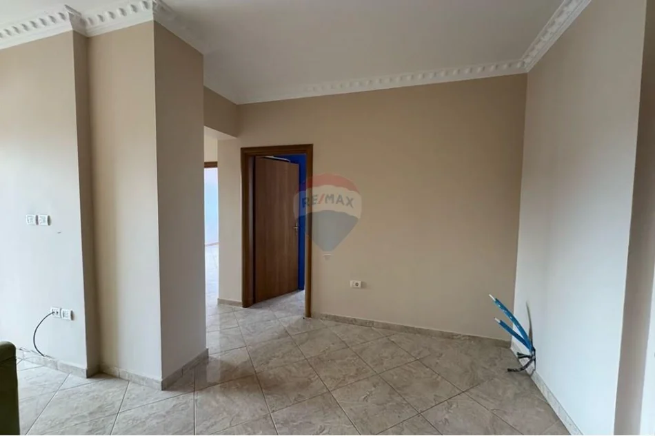Tirane, jepet me qera apartament 2+1 , 127 m² 350 € 