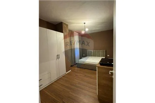 Tirane, jepet me qera apartament 1+1 Kati 9, 70 m² 600 € (Don Bosko - Gjykata Administrative)