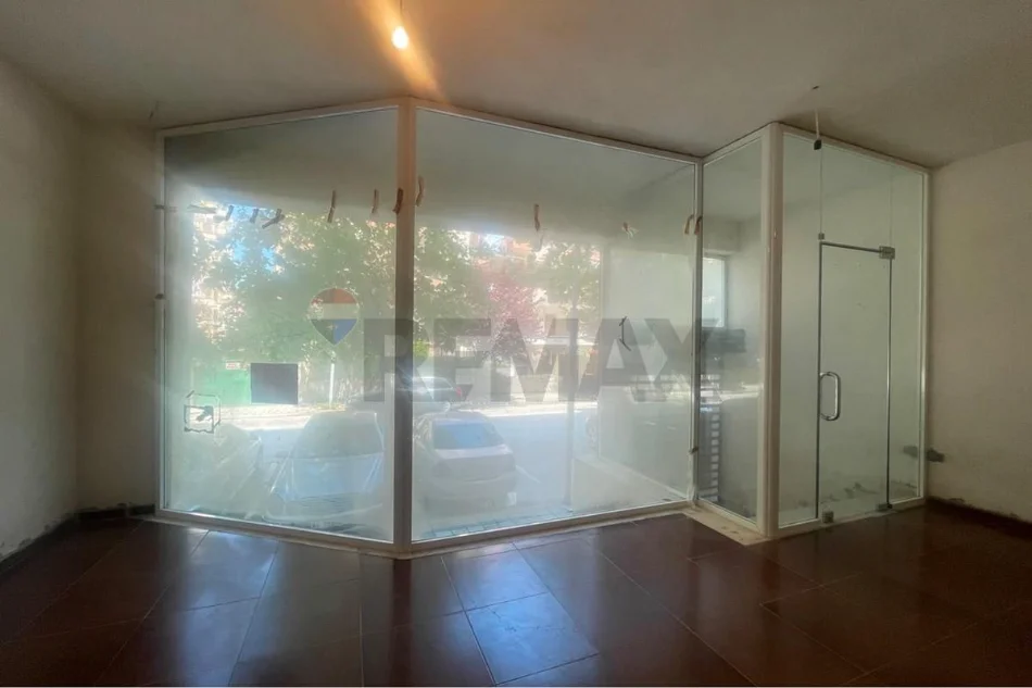 Vlore, jepet me qera ambjent biznesi Kati 0, 50 m² (Rruga e Cipajve, Vlore)